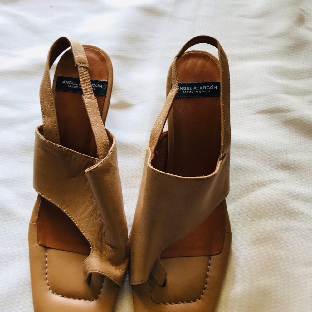 Ángel Alarcón Tan Heeled Sandals - Picture 4 of 9